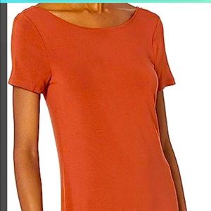 Universal Thread xxl dress in a burnt orange color! It is slightly worn.